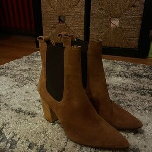 NEW- NEVER WORN- Steve Madden:Brown Suede Ankle Boots